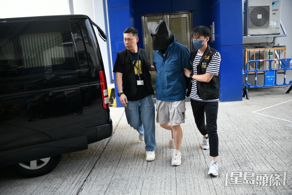 被捕男子帶署調查。 被捕男子帶署調查。