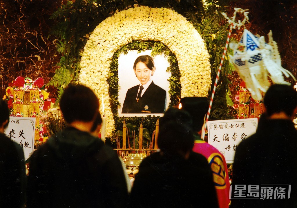見習女騎師簡慧榆在1999年3月21日在沙田馬場出賽時墮馬身故。
