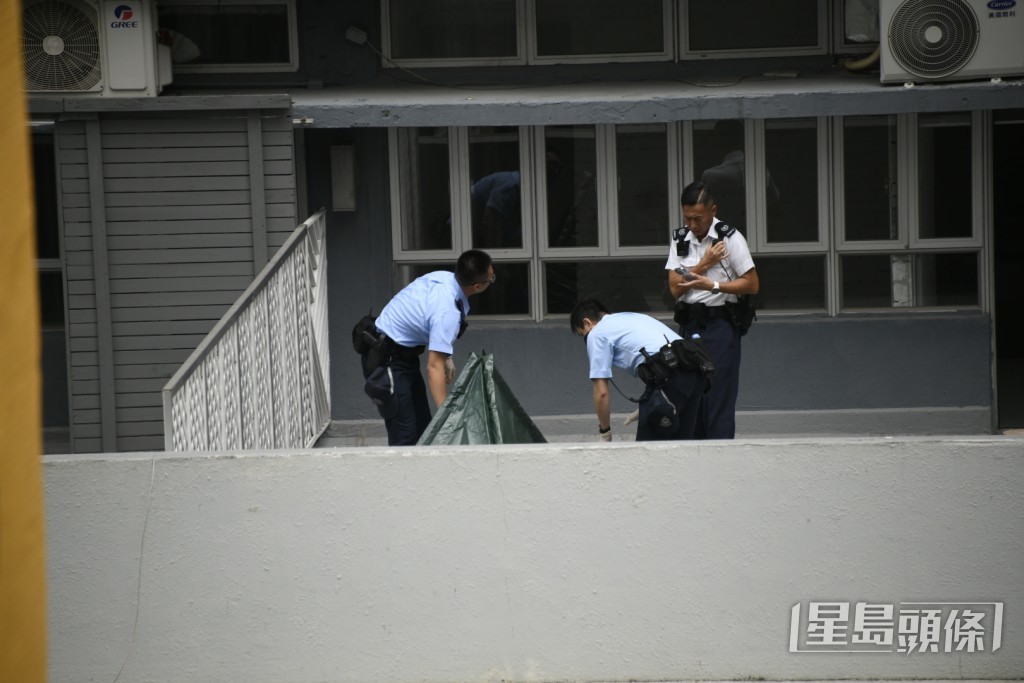 警员到场调查。杨伟亨摄 警员到场调查。杨伟亨摄