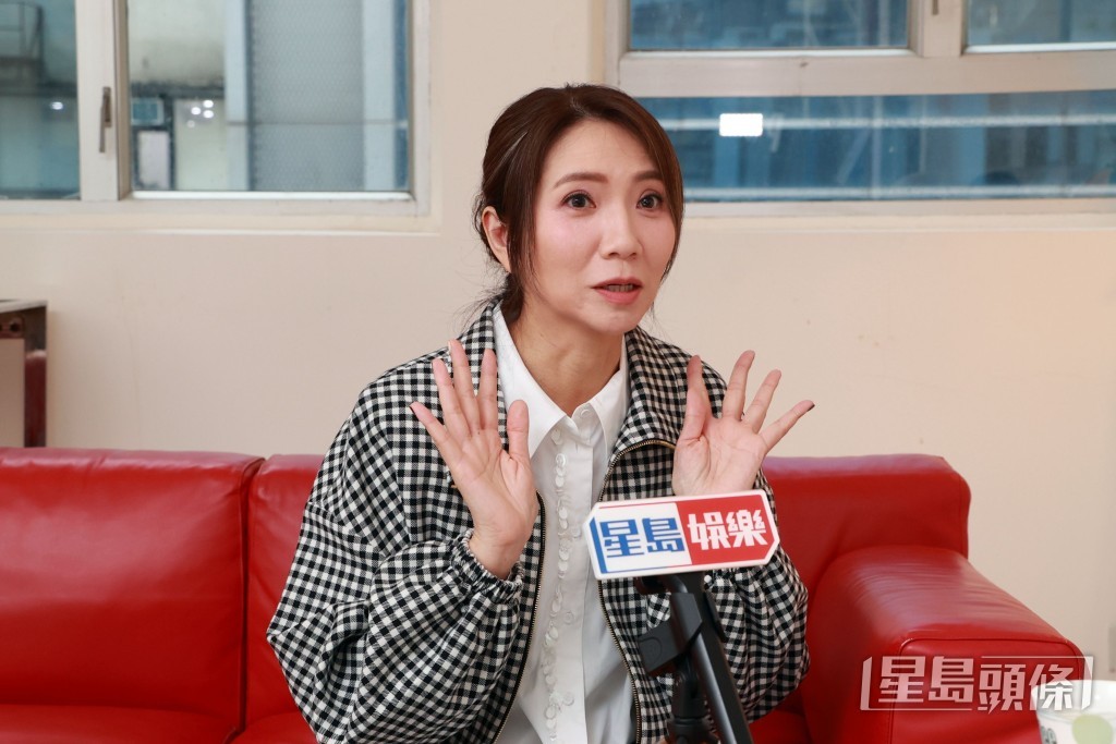 自問不是玉女冇乜枷鎖。