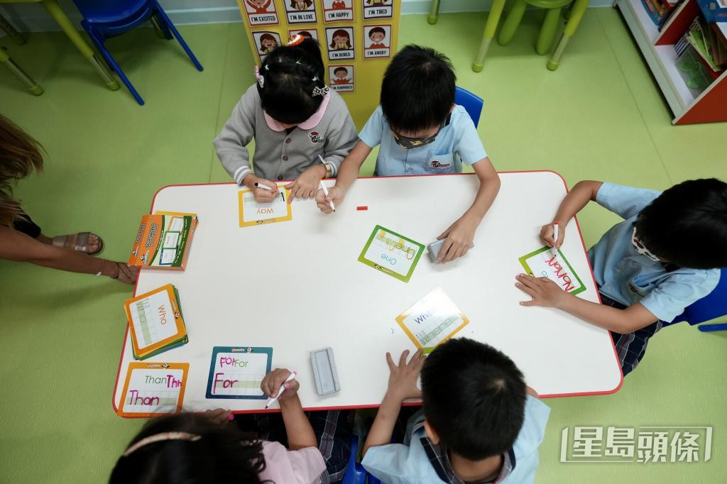 有幼稚園校長指,校方定期辦家長會,提醒加強孩童自我保護能力的重要性。 有幼稚園校長指,校方定期辦家長會,提醒加強孩童自我保護能力的重要性。