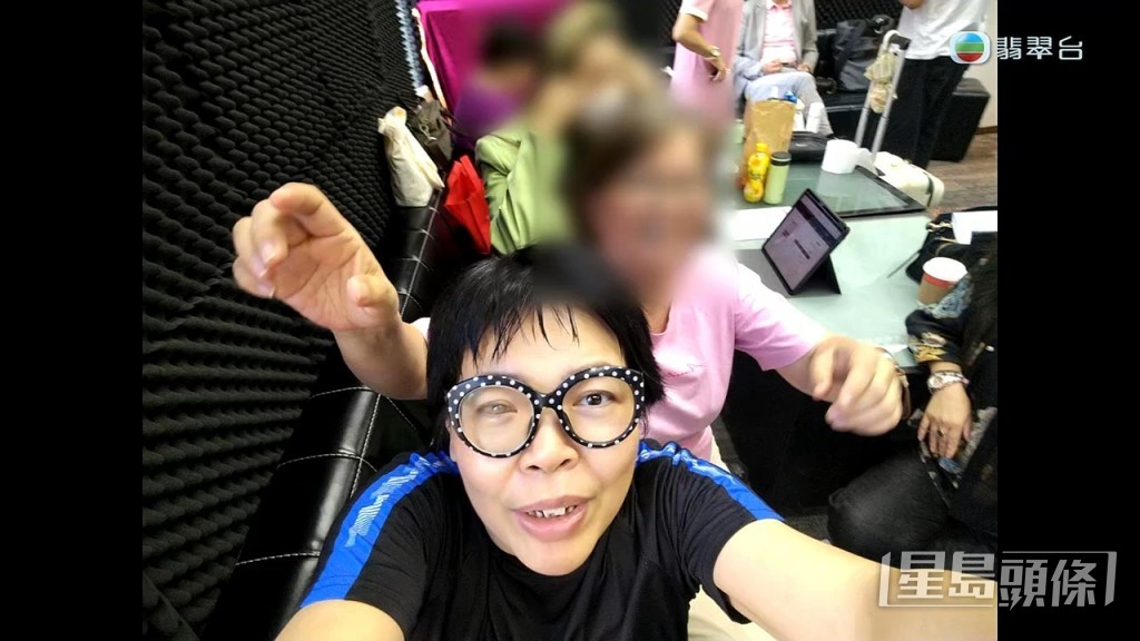 介紹人為梅艷芳歌迷會成員。 介紹人為梅艷芳歌迷會成員。