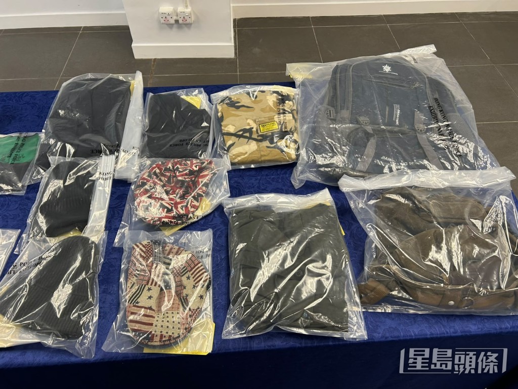 警方在疑犯作案時衣物。 警方在疑犯作案時衣物。