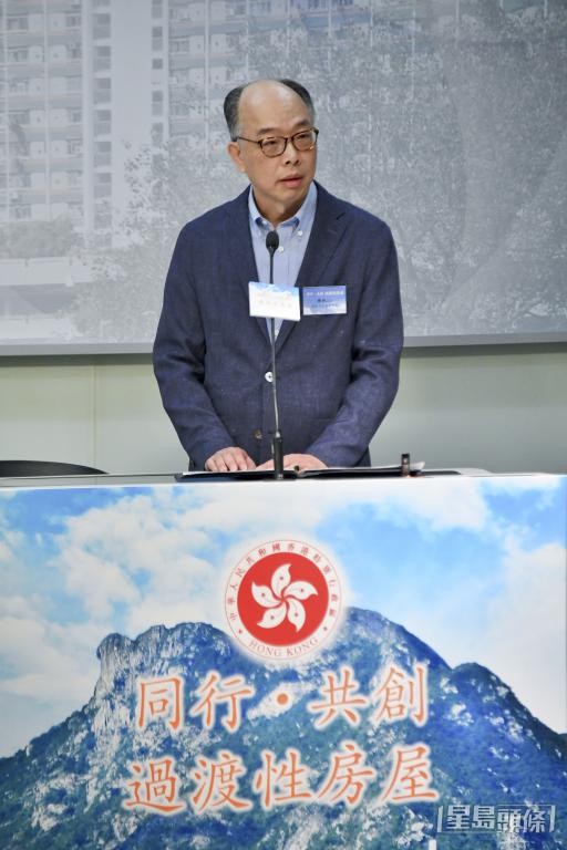 陈帆于运输及房屋局局长任内推动过渡性房屋，以纾缓居于「㓥房」等不适切居所的基层家庭需要。