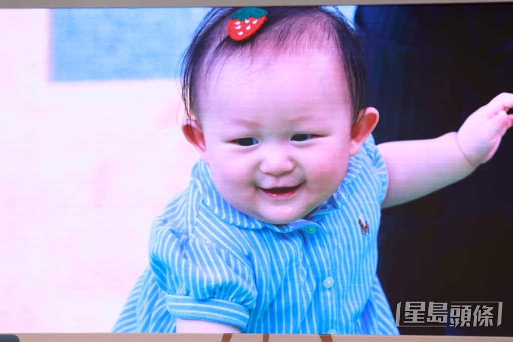 近半歲方力申女兒Isla有迷人笑容。