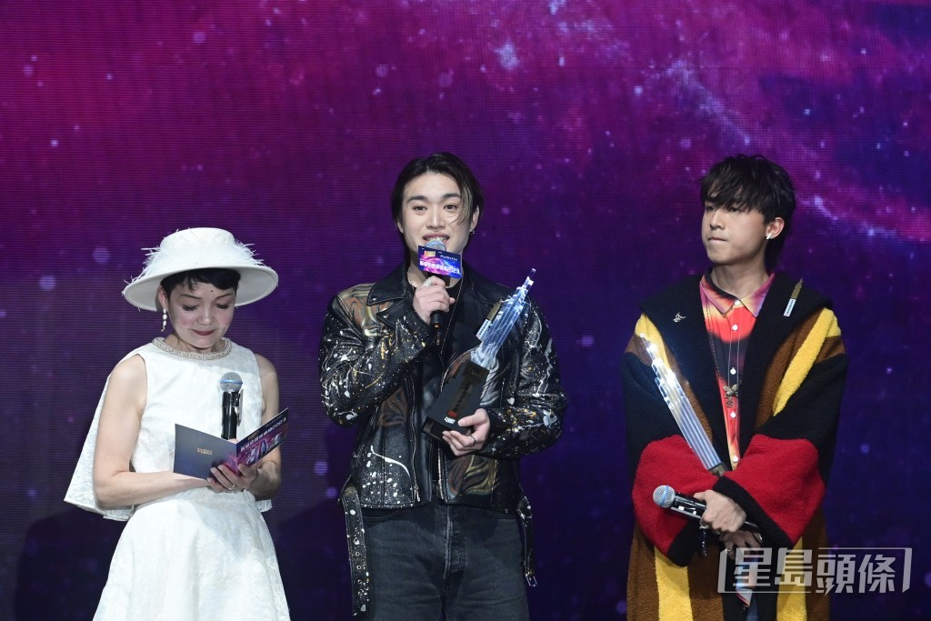AK(右)、Jer得獎。 AK(右)、Jer得獎。