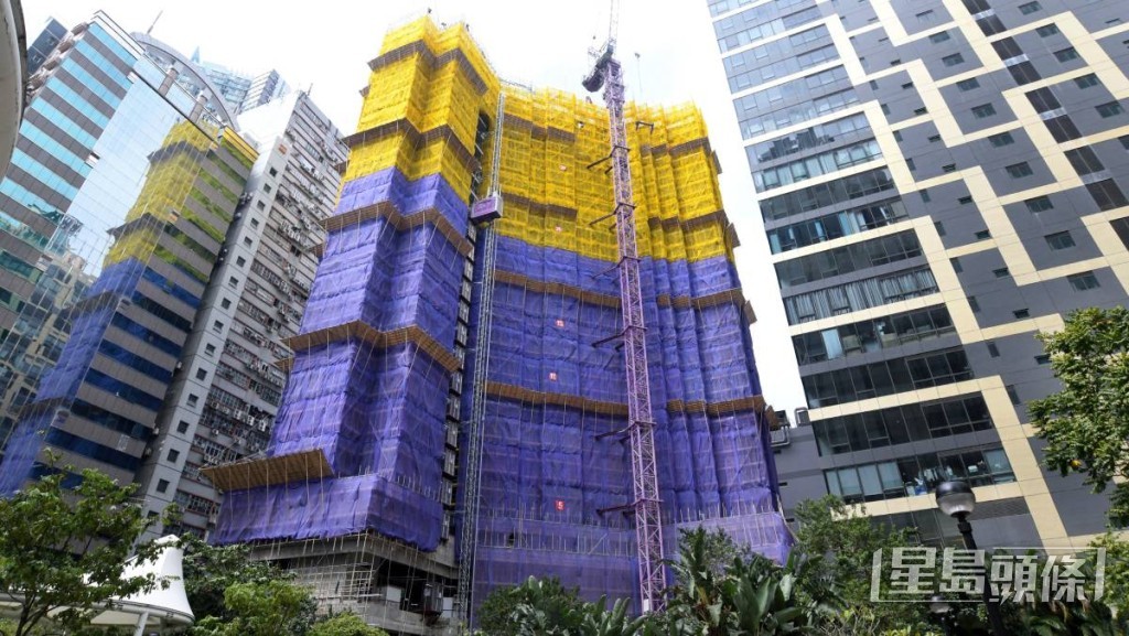 形瑨位于荃湾横窝仔街21号，项目关键日期为2027年4月30日，楼花期不足13个月。