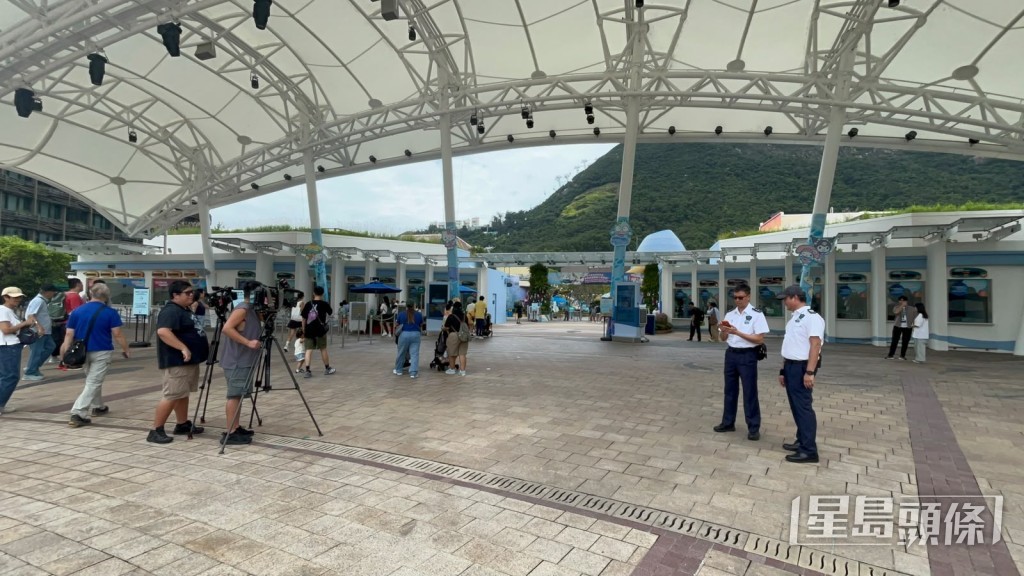 海洋公園一名男技工疑工作期間暈倒昏迷送院亡。楊偉亨攝 海洋公園一名男技工疑工作期間暈倒昏迷送院亡。楊偉亨攝