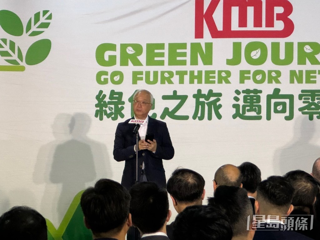 謝展寰指將於年中推出3億元的高速充電樁鼓勵計劃,資助私營機構安裝3000支高速充電樁,預計可惠及16萬輛電動車。 謝展寰指將於年中推出3億元的高速充電樁鼓勵計劃,資助私營機構安裝3000支高速充電樁,預計可惠及16萬輛電動車。