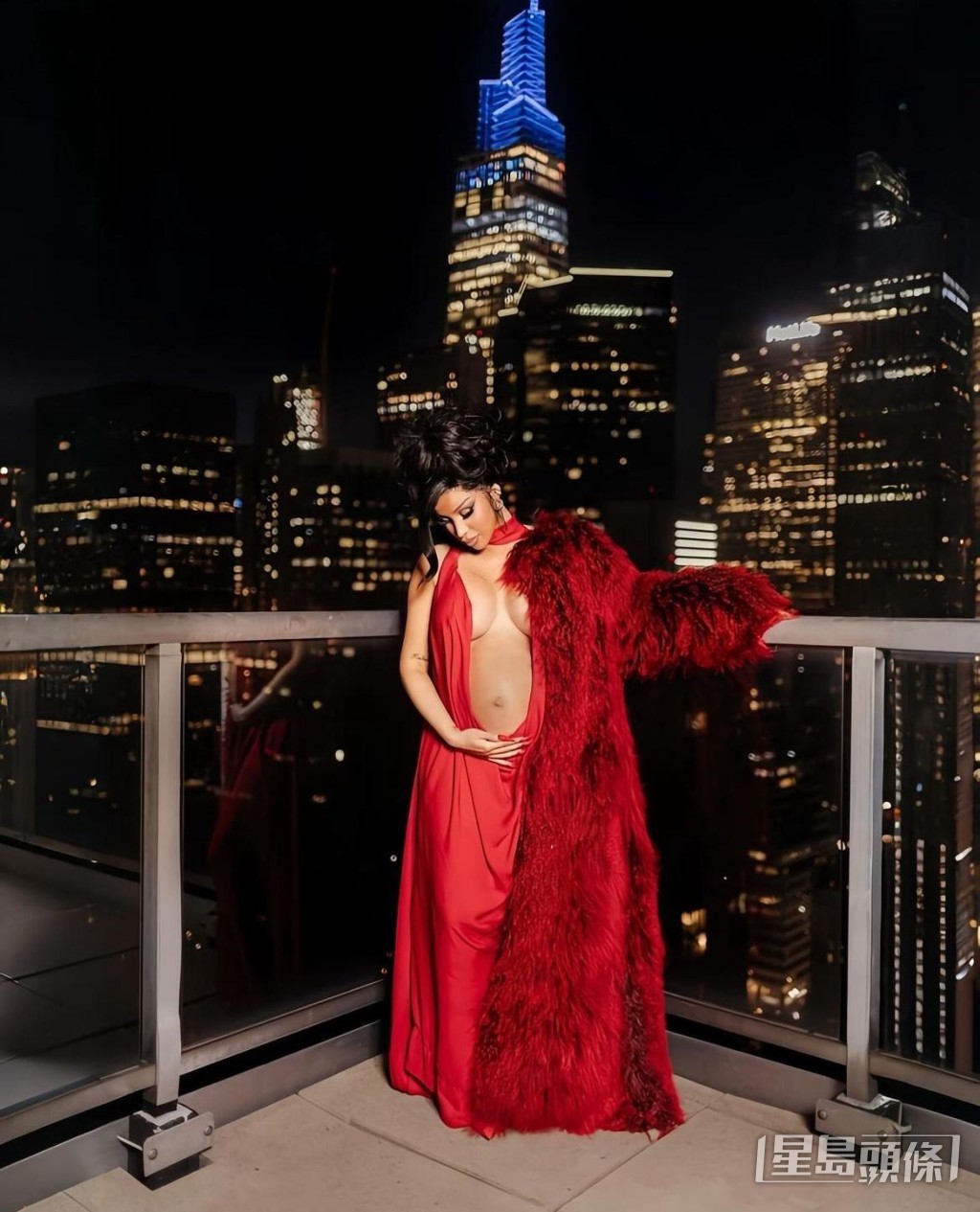 Cardi B 8月時宣布為Offset懷第3胎,同時離婚 Cardi B 8月時宣布為Offset懷第3胎,同時離婚