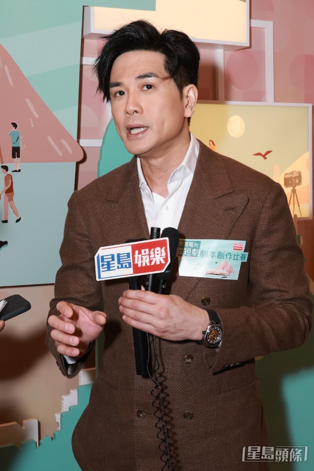 伍允龍自爆花名「聾仔」由來。