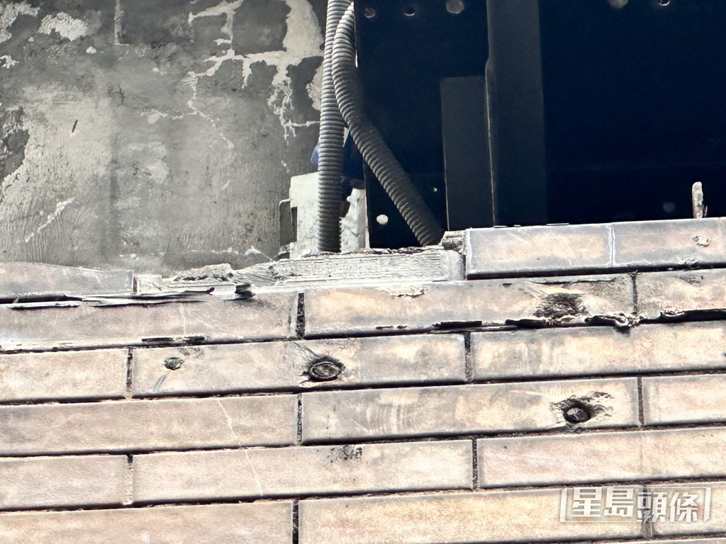 懷疑墮下瓦片的位置。梁國峰攝