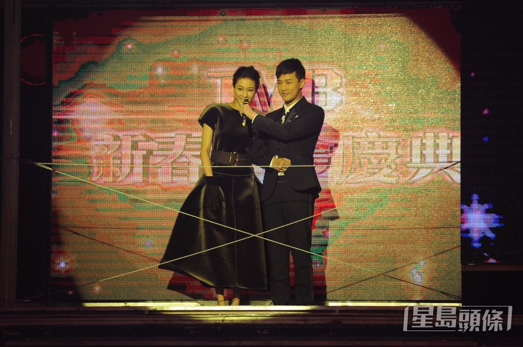 TVB曾安排鍾嘉欣與林峯以「情侶檔」身份接工作。