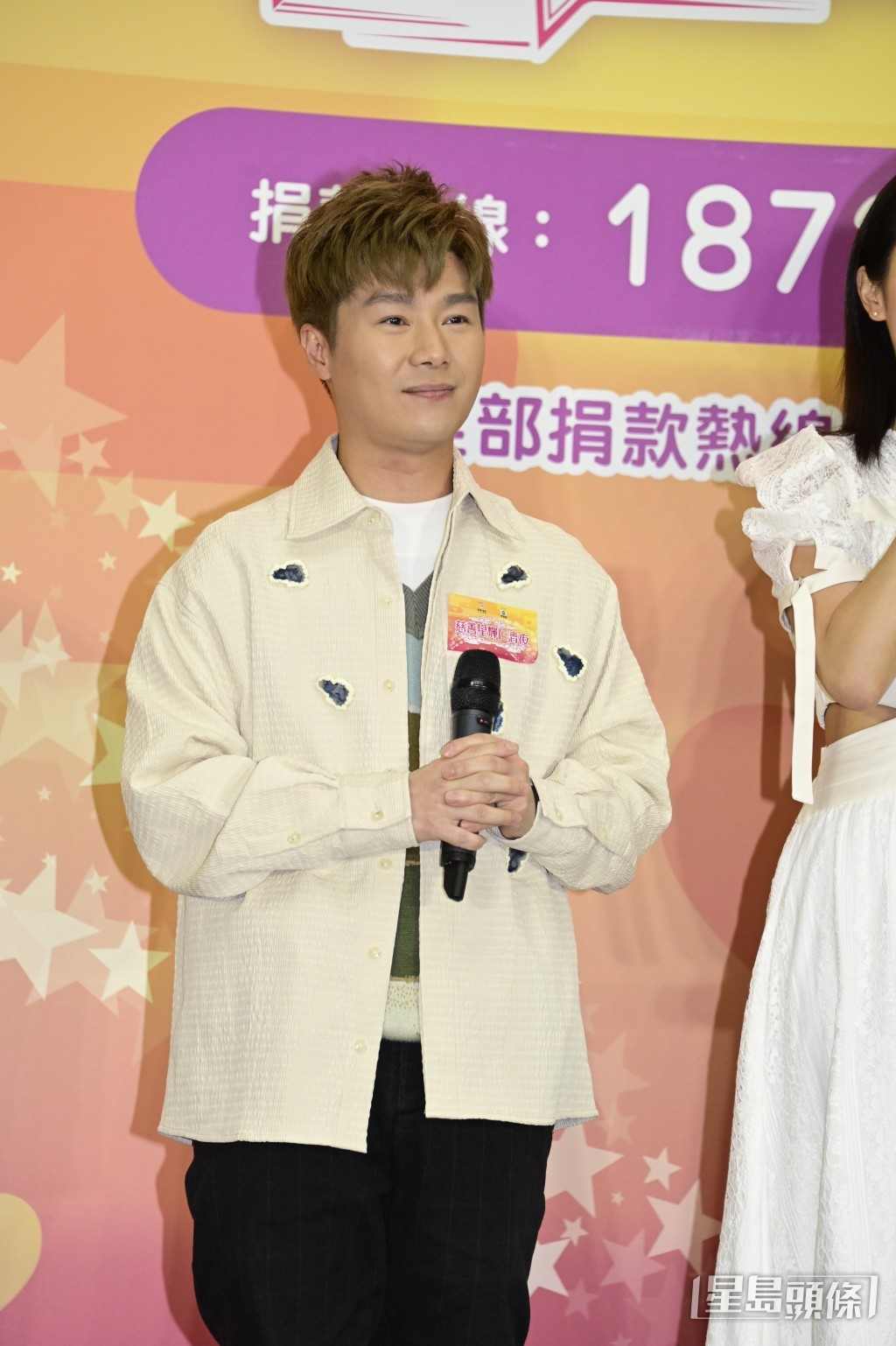 周奕偉指農曆年將會跟麥美恩隨公司去澳門工作。 周奕偉指農曆年將會跟麥美恩隨公司去澳門工作。
