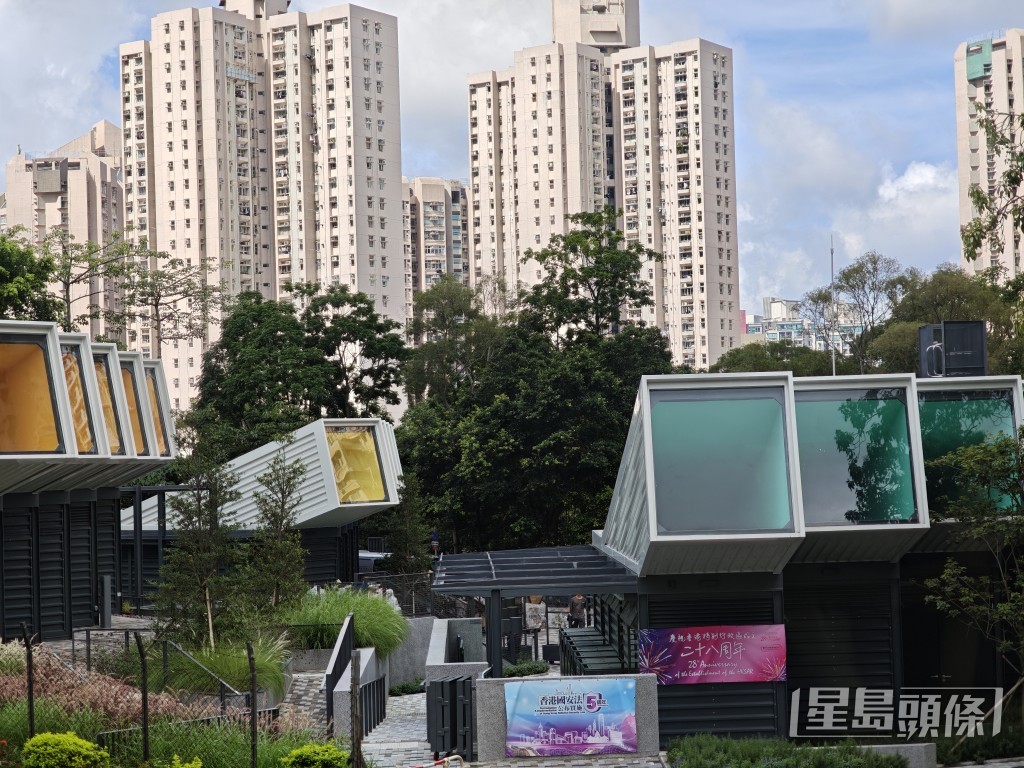 綠化覆蓋率達40%,既能增強場地的視覺吸引力,又能提供戶外活動和休閒的空間。陳俊豪攝 綠化覆蓋率達40%,既能增強場地的視覺吸引力,又能提供戶外活動和休閒的空間。陳俊豪攝