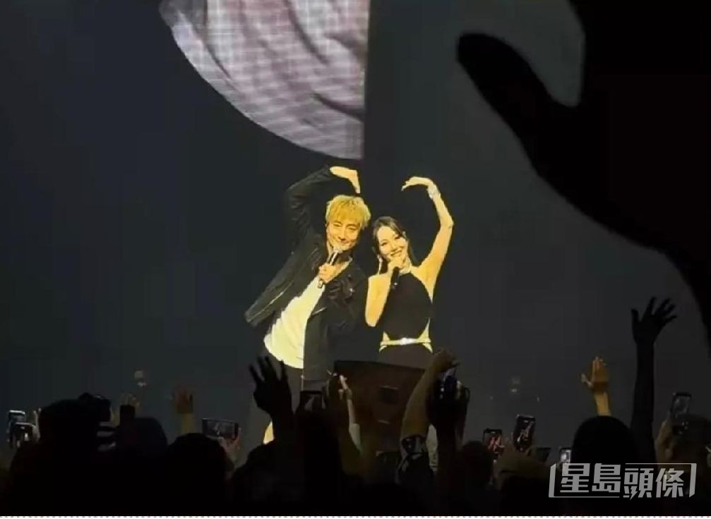 台下觀眾即嘩然起來。