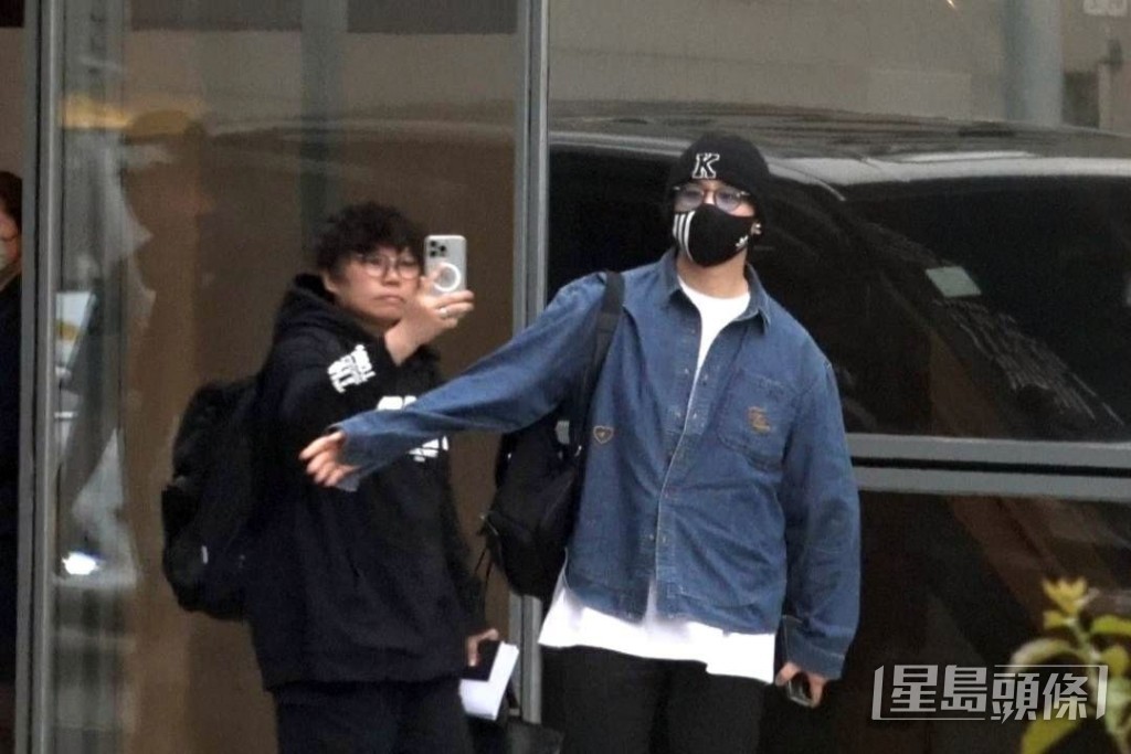 隔空和fans交流。
