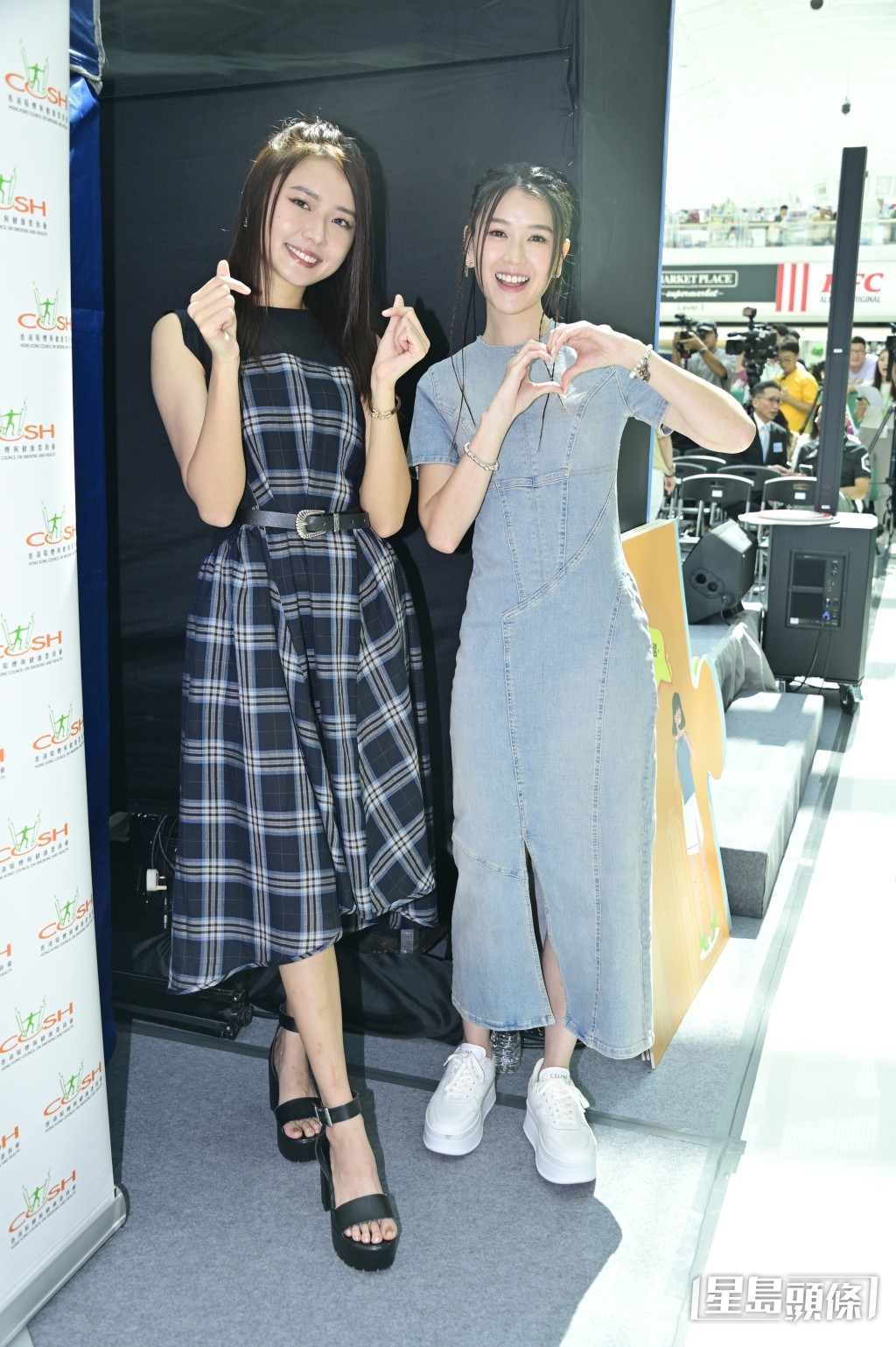 笑容滿面。 笑容滿面。