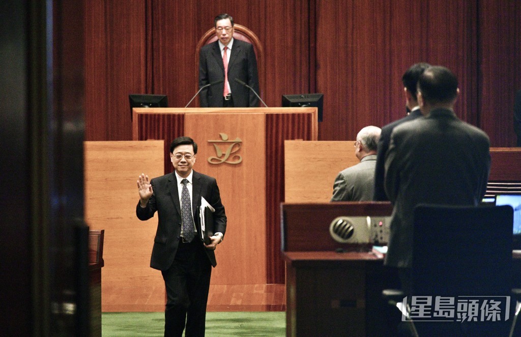 行政長官李家超出席立法會互動交流答問會。盧江球攝