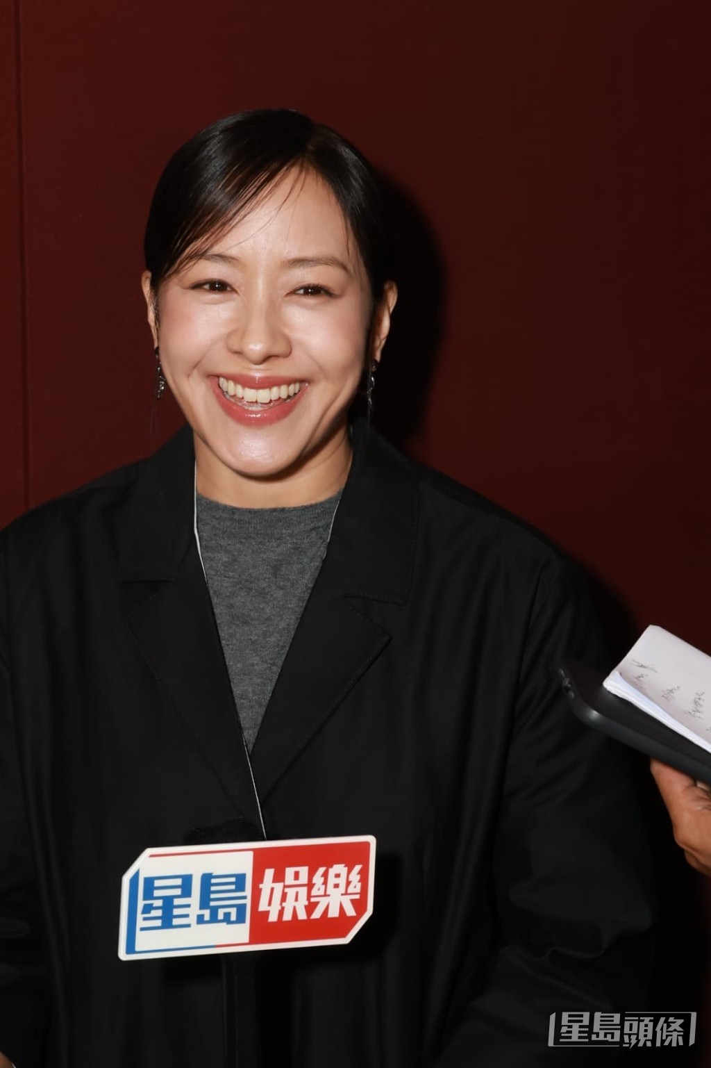 林嘉欣笑言自己基因良好有漂亮女兒。