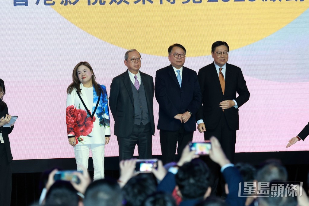 林建岳、文化体育及旅游局局长罗淑佩等现身支持。