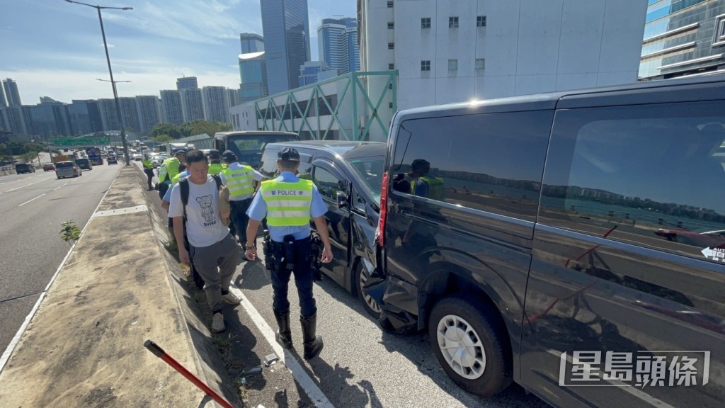 警員到場調查。楊偉亨攝 警員到場調查。楊偉亨攝