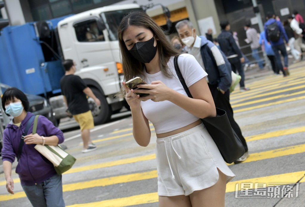 政府會持續檢視香港相關指引及措施,按需要作出調整。 政府會持續檢視香港相關指引及措施,按需要作出調整。