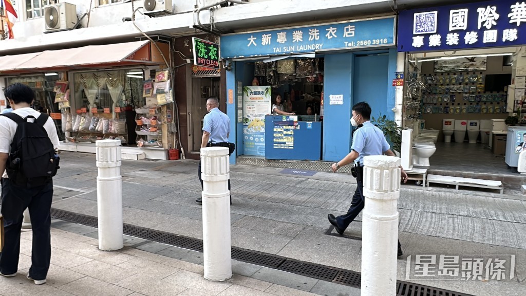 警員到場調查。 警員到場調查。