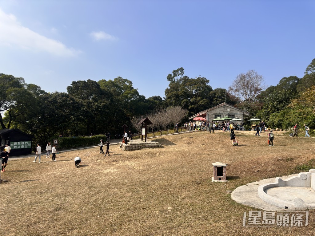 有人因吸煙問題爭執而推撞。梁國峰攝