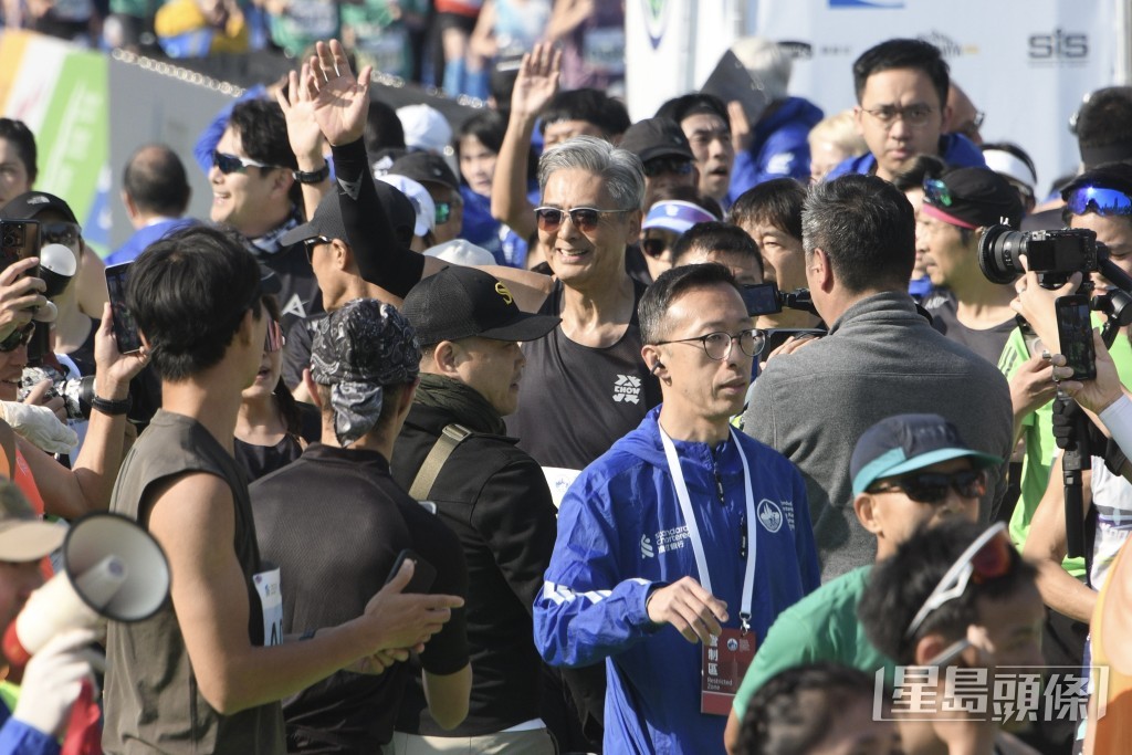 他又指參賽「我哋唔志在成績、志在同觀眾打招呼、志在完成」。