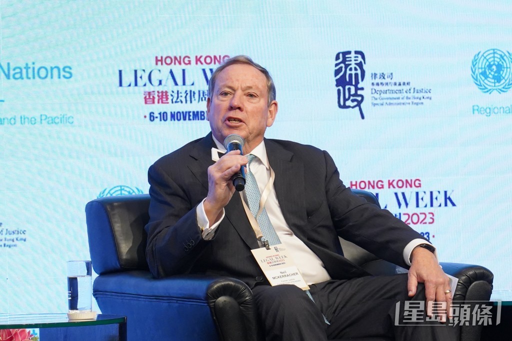 他希望能汲取世界各地法律研究者的優點和經驗，廣泛學習。葉偉豪攝