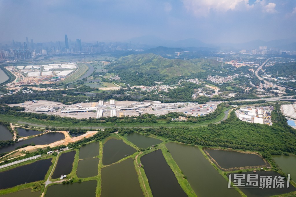 張欣宇發現河套香港園區一條造價十數億的直連路，在開園後連園區訪客都不能使用。資料圖片