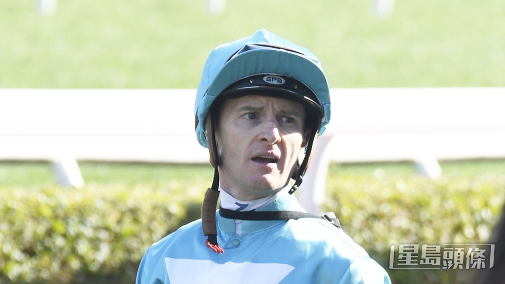 潘顿今朝为三匹吕厩战马出跳，之后更到烽火台揾吕健威倾了好长时间。