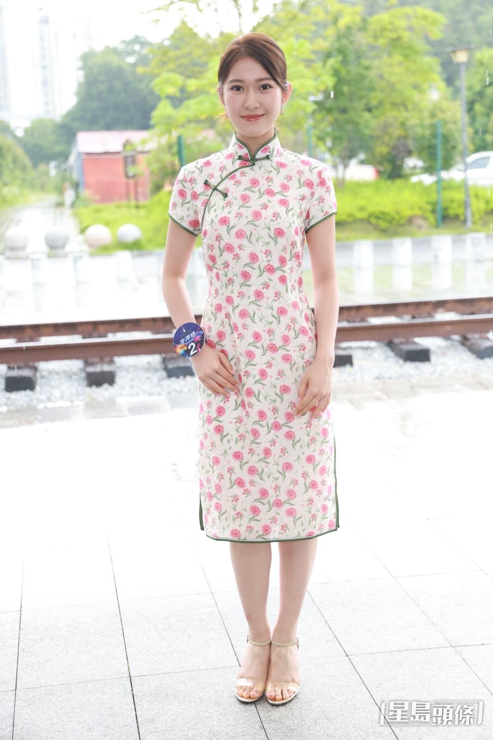 2號李澤欣初次穿上旗袍。 2號李澤欣初次穿上旗袍。