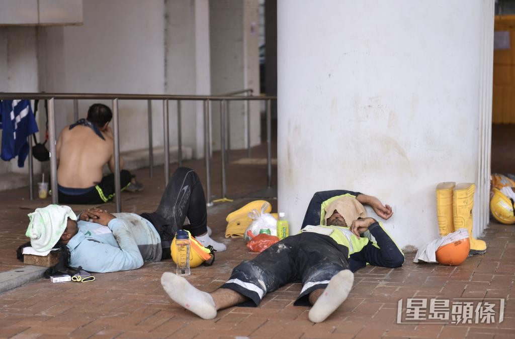 天氣持續酷熱，建造業工人長期暴露於高溫環境，中暑風險大增。