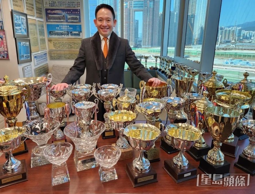 向展鵬選擇繼續做返「保險界猛人」。 向展鵬選擇繼續做返「保險界猛人」。