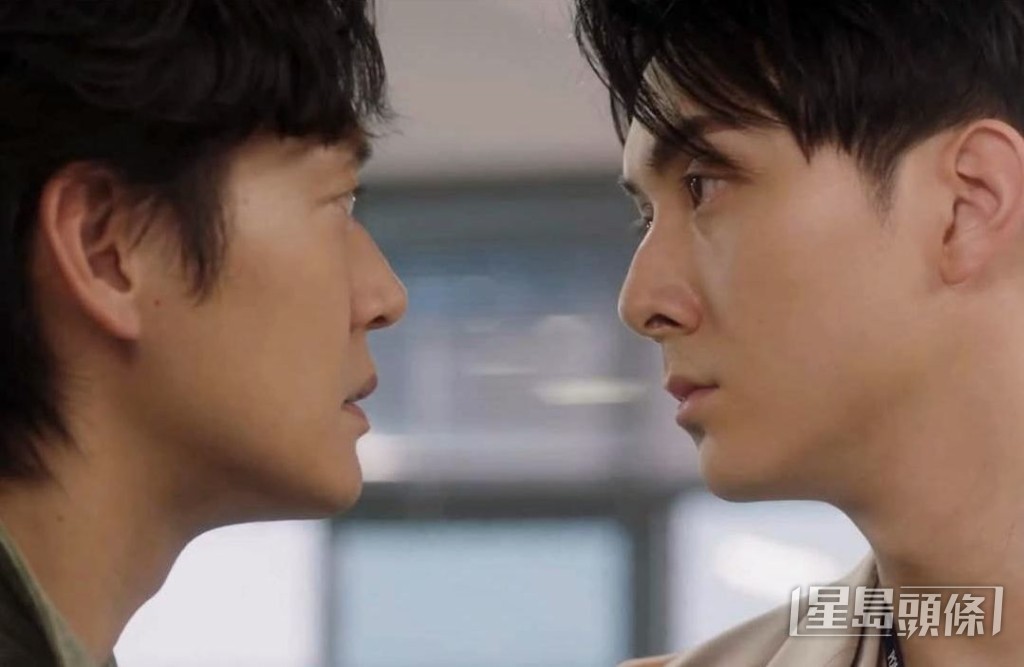 Kris在《刑偵12》中飾演樂仔,與張振朗的師徒線亦引起網民討論。 Kris在《刑偵12》中飾演樂仔,與張振朗的師徒線亦引起網民討論。