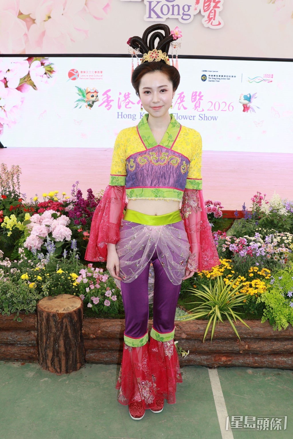 李海銅古裝打扮好吸眼球。