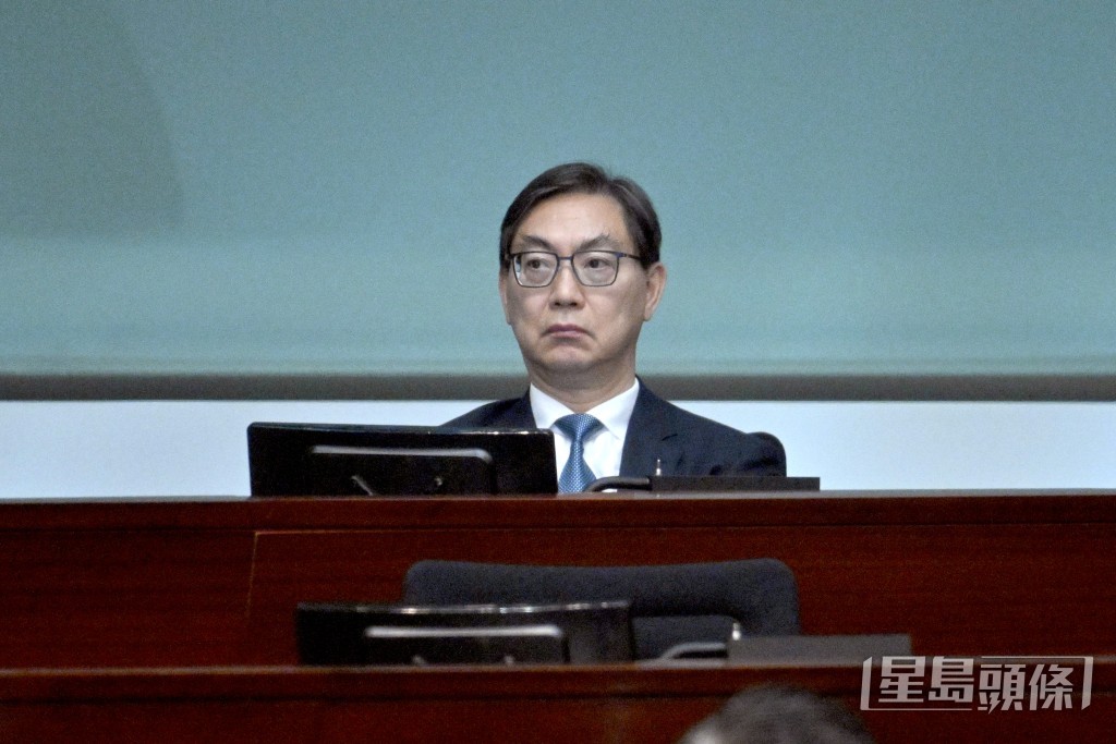 黃浩明冀政府檢討工程減幅。資料圖片
