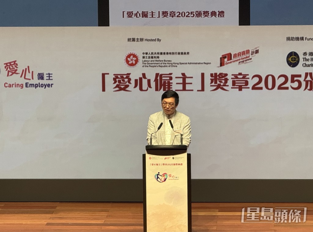 何啟明呼籲社會各界更多關注殘疾人士的才能,為他們提供更多就業及發揮潛能的機會。 何啟明呼籲社會各界更多關注殘疾人士的才能,為他們提供更多就業及發揮潛能的機會。