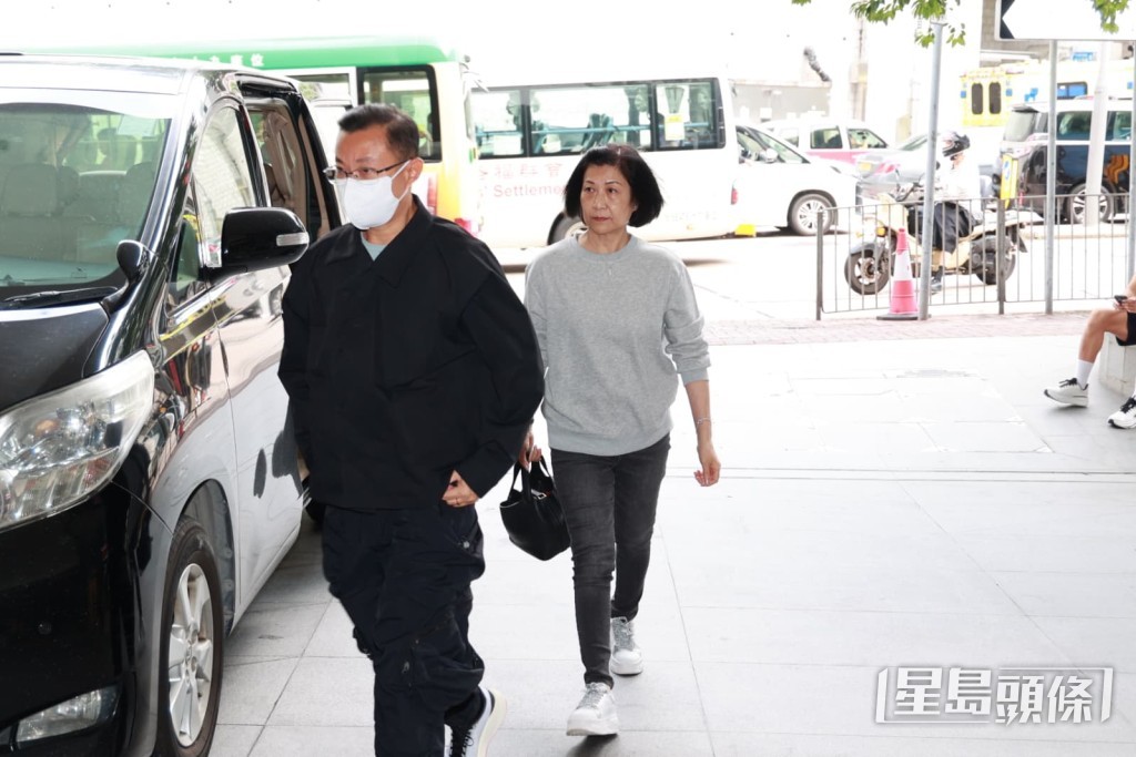 曾勵珍到場送別故友。 曾勵珍到場送別故友。