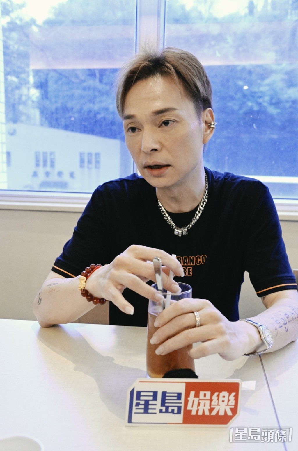 方俊無奈道:「我只能提供湯水資源畀張偉文,其他真係冇辦法,但至少呢次輿論救咗偉文。」 方俊無奈道:「我只能提供湯水資源畀張偉文,其他真係冇辦法,但至少呢次輿論救咗偉文。」