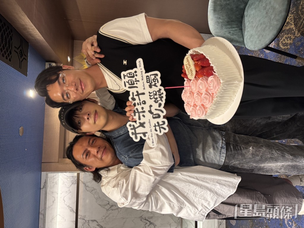呂爵安（Edan）搶先吹了Stanley手上生日蛋糕的蠟燭。