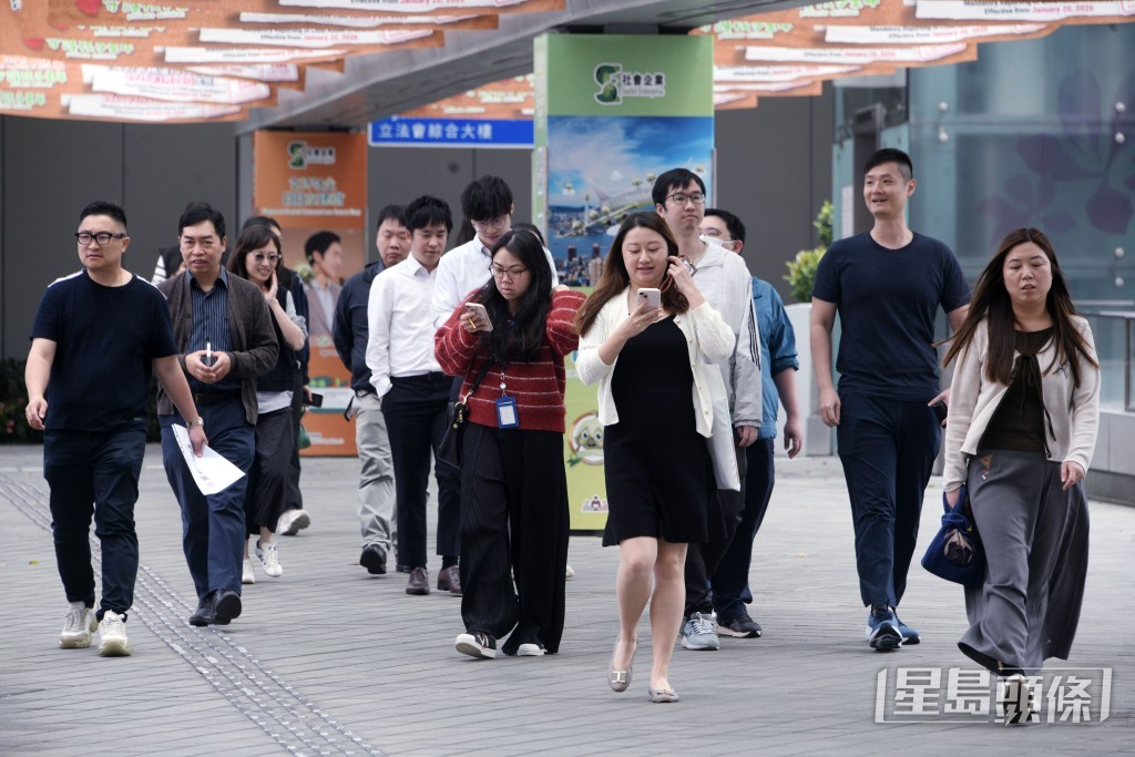 若表現持續不理想,將啟動「逼令退休」機制。 若表現持續不理想,將啟動「逼令退休」機制。