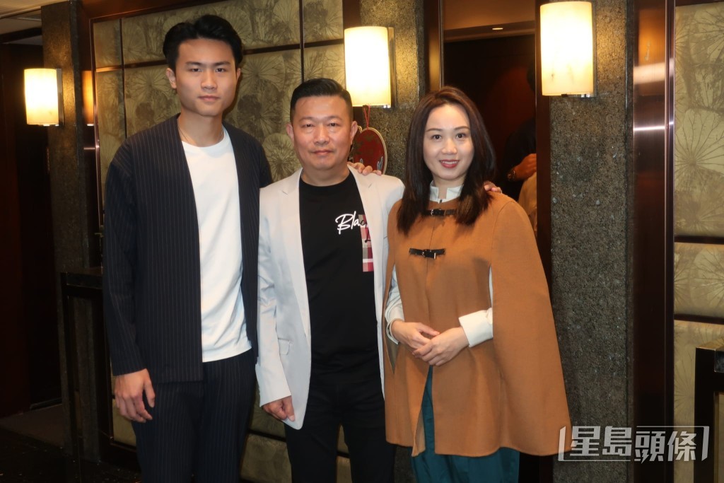 高潤權的太太和兒子亦有現身支持。 高潤權的太太和兒子亦有現身支持。
