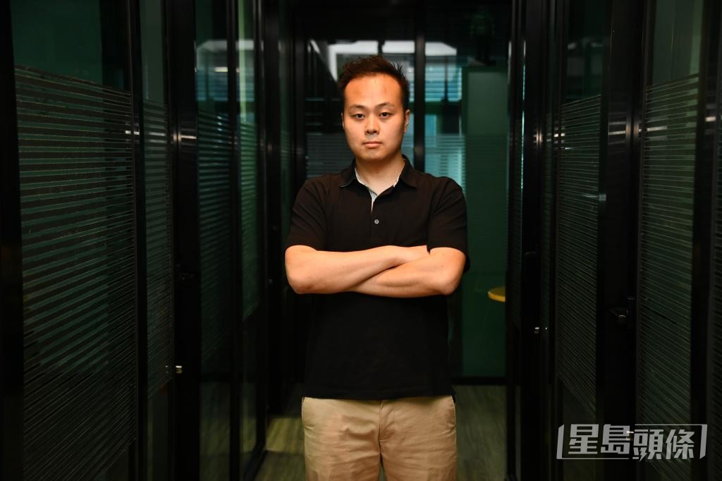 香港互联网协会开放数据小组召集人黄浩华建议，社会需就生成式AI的规管框架作更多讨论。