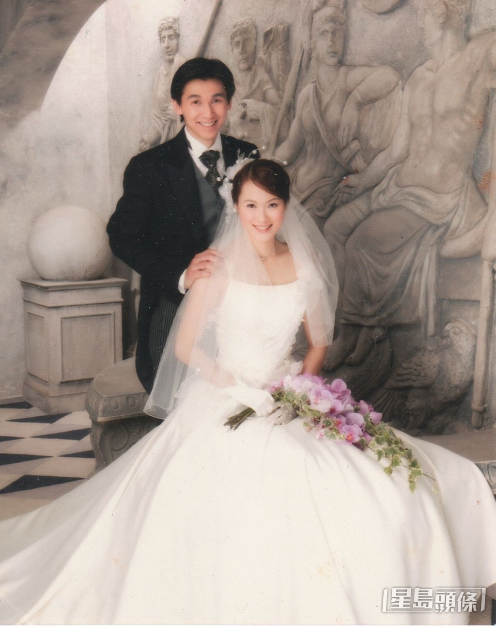 两人在2003年结婚，同年10月诞下一子王子毅。