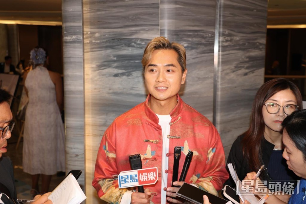 演出前受訪。