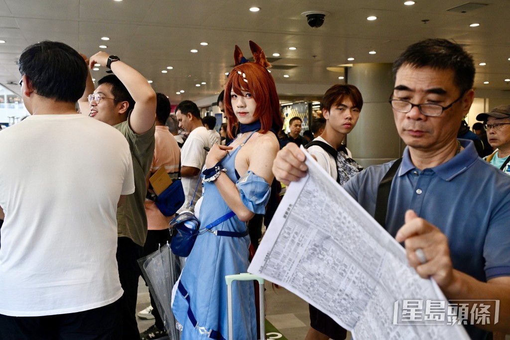 有人玩cosplay。 有人玩cosplay。