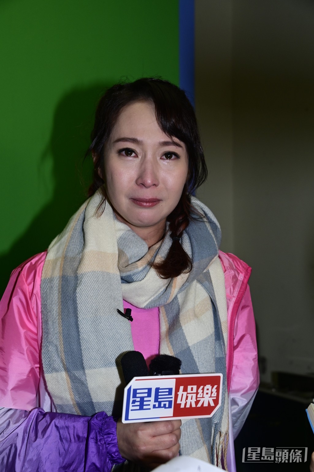 於老公有否承諾收歛脾氣,阿七則謂對方有道歉:「他有道歉,當時我都不理智。」 於老公有否承諾收歛脾氣,阿七則謂對方有道歉:「他有道歉,當時我都不理智。」